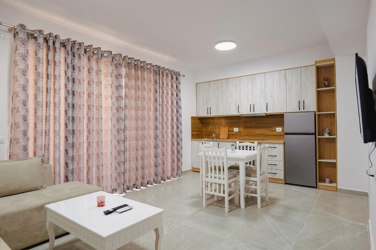 J&m Luxury 2 Apartment