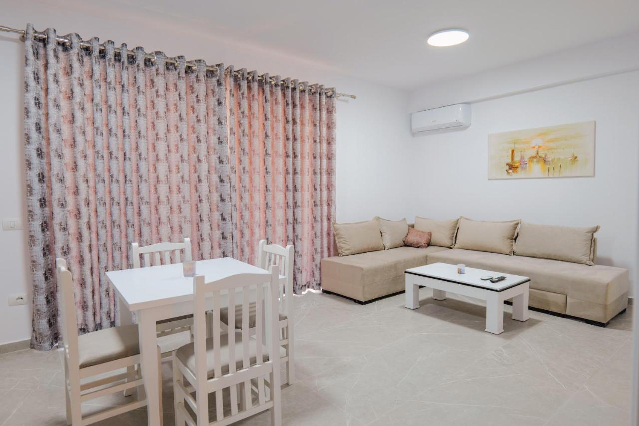 J&m Luxury 2 Apartment Sarandë